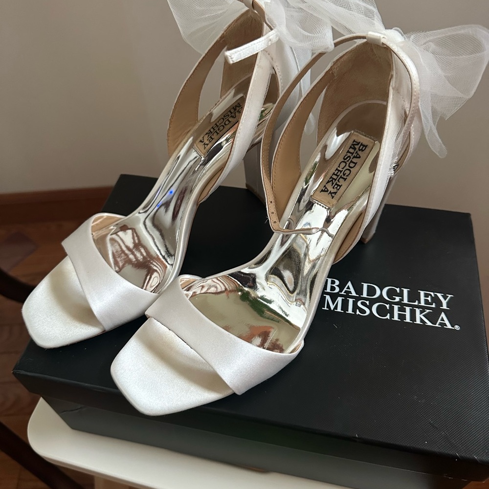 Badgley Mischka White Heels Satin Finish Stiletto